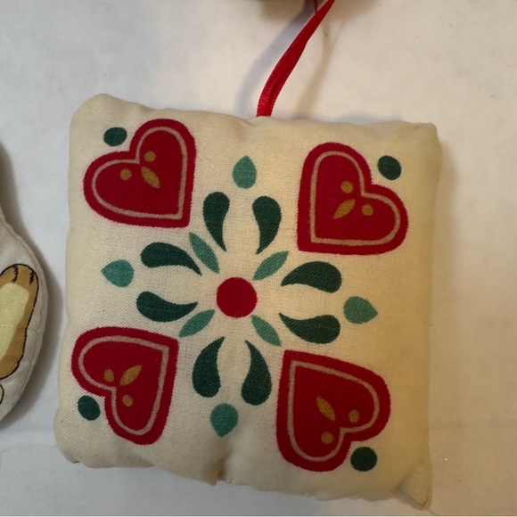 Vintage Mixed Lot of 15 Cloth Fabric Christmas Tree Ornaments - Handmade
Stuffed - Picture 8 of 11